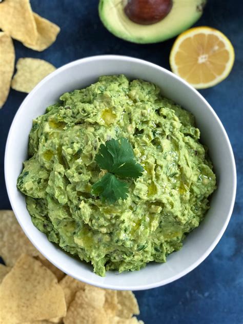 easy-guacamole-classic-recipe-cookin-with-mima image