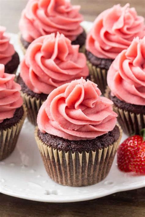 chocolate-cupcakes-with-strawberry-frosting-oh image