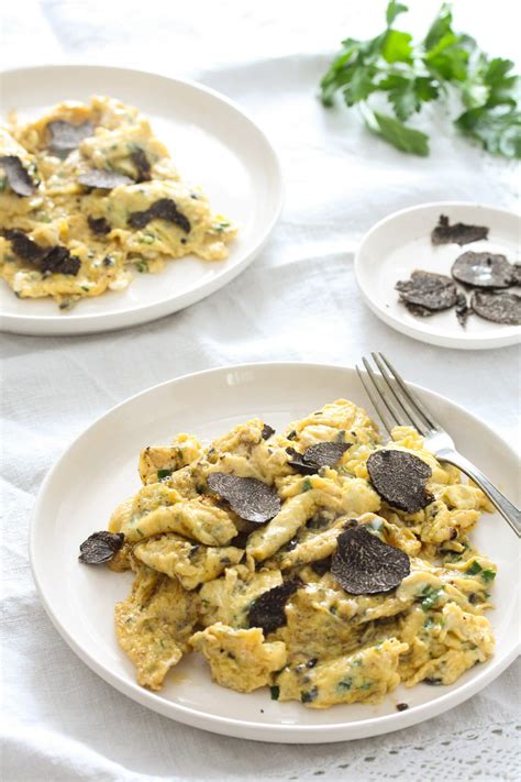 scrambled-eggs-with-truffles-fresh-black-truffle image