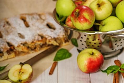 traditional-german-apple-strudel-recipe-authentic image