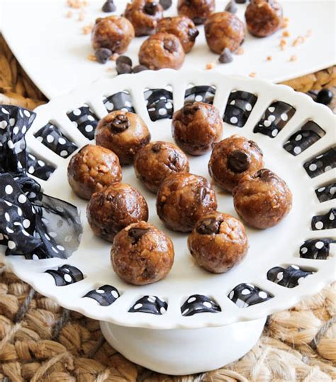 no-bake-toffee-chocolate-chip-cookie-dough-bites image
