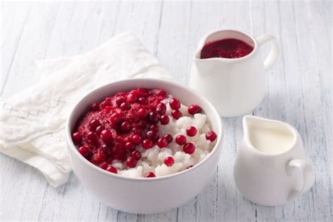rice-pudding-with-cranberry-topping-cranby image