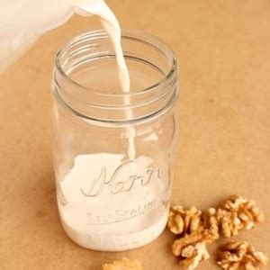 homemade-walnut-milk-the-conscientious-eater image