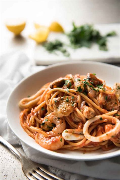 seafood-spaghetti-marinara-recipetin-eats image