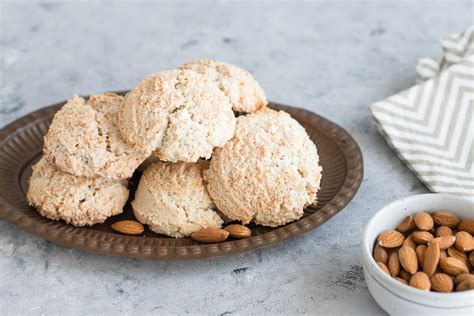 polish-almond-cookies-amaretti-recipe-the-spruce image