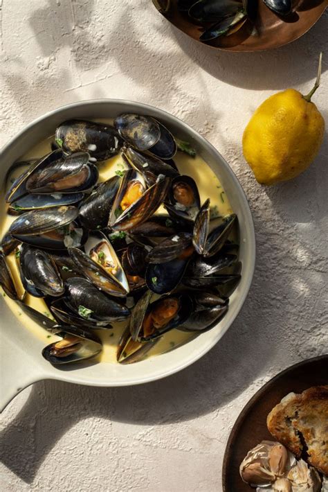 mussels-in-a-creamy-white-wine-and-garlic-sauce image