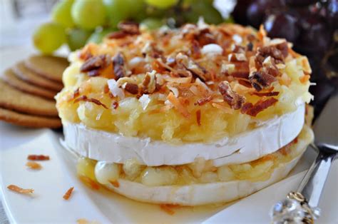 brie-appetizer-recipes-amazing-tropical-baked-brie image