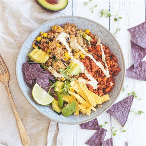 quinoa-taco-salad-bowl-with-vegan-chorizo image