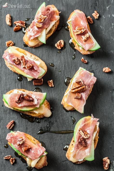 apple-brie-and-prosciutto-crostini-honest-cooking image