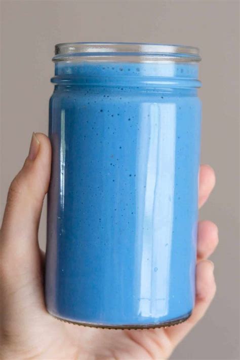 tropical-blue-spirulina-banana-smoothie-instant-veg image