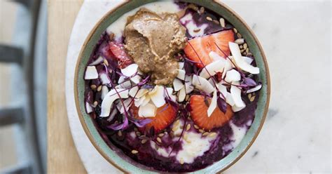 blueberry-porridge-the-happy-foodie image