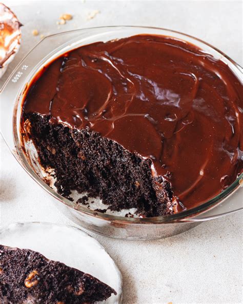 6-minute-microwave-chocolate-cake-eggless image