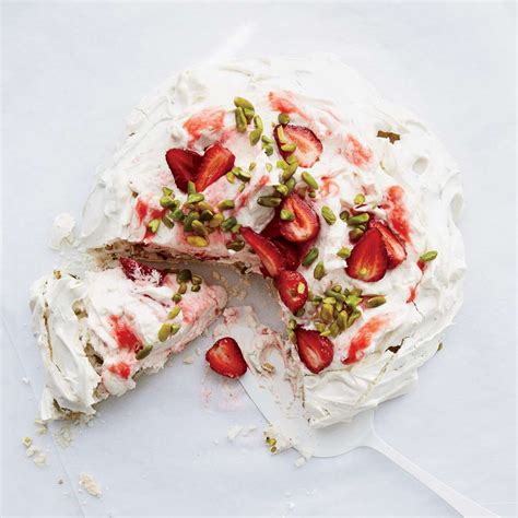 pistachio-pavlova-with-rhubarb-cream-recipe-gesine image