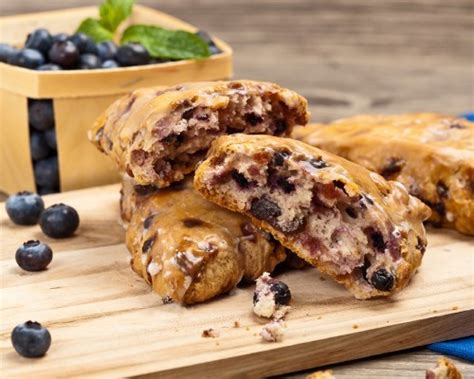 blueberry-almond-flour-scones-natures-eats image