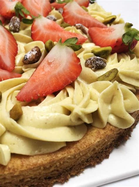 strawberry-pistachio-tart-baking-like-a-chef image