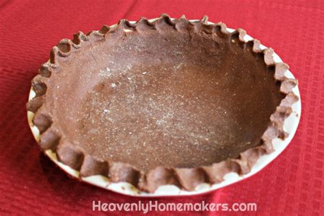 real-food-chocolate-pie-crust-heavenly-homemakers image