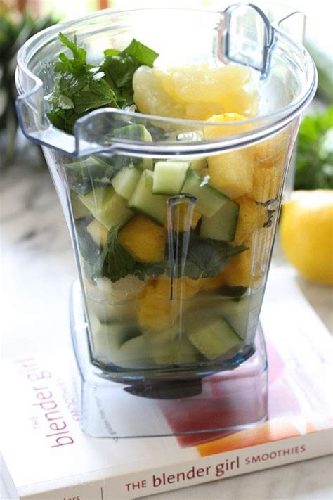 cucumber-parsley-pineapple-and-lemon-smoothie image