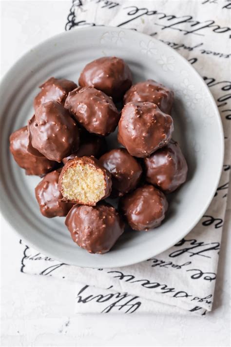 chocolate-coconut-balls-feelgoodfoodie image