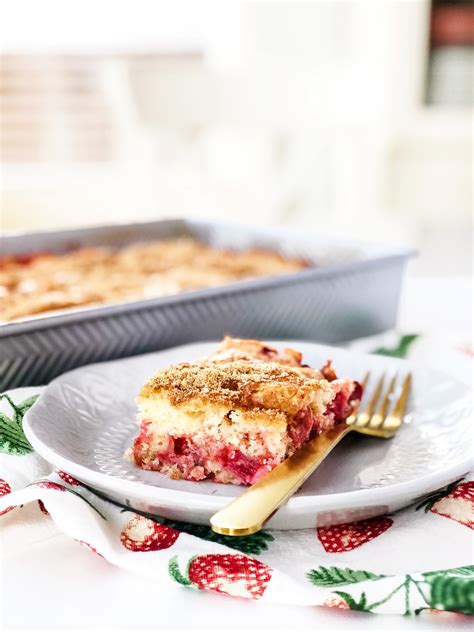 easy-strawberry-rhubarb-cake-with-strawberry-jello image