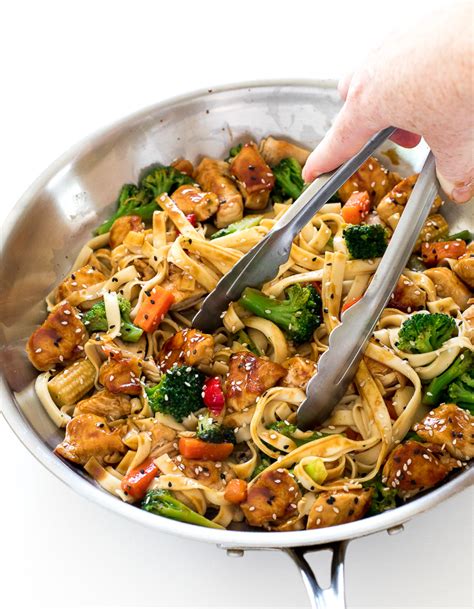 chicken-lo-mein-ready-in-30-minutes-chef-savvy image