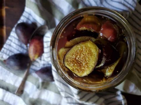 canning-figs-in-bourbon-a-drunken-fruit-dessert-topper image