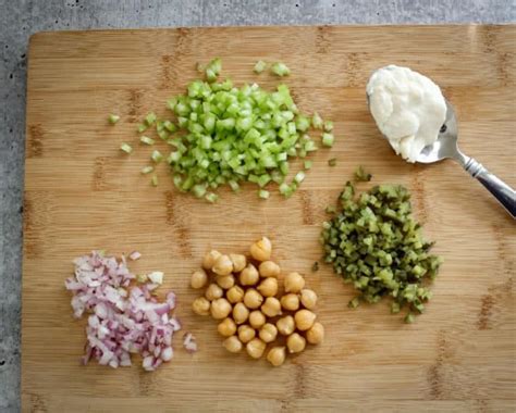 vegan-chickpea-salad-sandwich-5-ingredients image