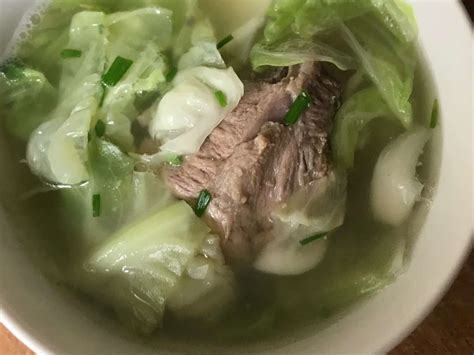 vietnamese-homestyle-cabbage-and-pork-soup-canh image