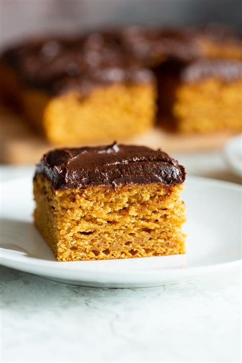 vegan-pumpkin-cake-with-chocolate-pumpkin-ganache image