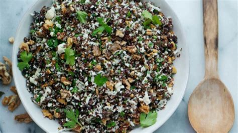 red-quinoa-salad-with-cauliflower-and-walnuts-bon image