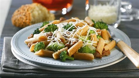 whole-wheat-penne-with-broccoli-and-sausage-dsm image