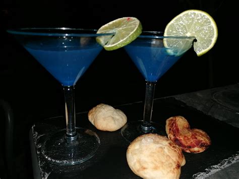 italian-blue-angel-cocktail-toscana-mia-blog image