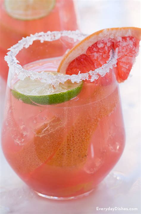 refreshing-paloma-cocktail-recipe-everydaydishescom image