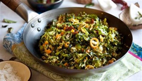 dry-curry-of-cabbage-carrot-and-coconut-thoran image