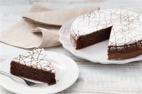 torta-caprese-chocolate-cake-italian-recipes-by image