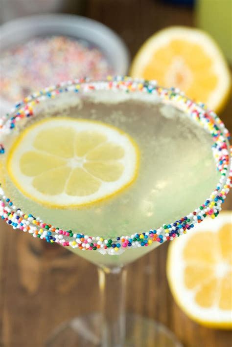 lemon-cupcake-martini-crazy-for-crust image