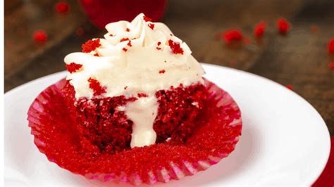 red-velvet-cupcakes-cream-filled-mama-needs image