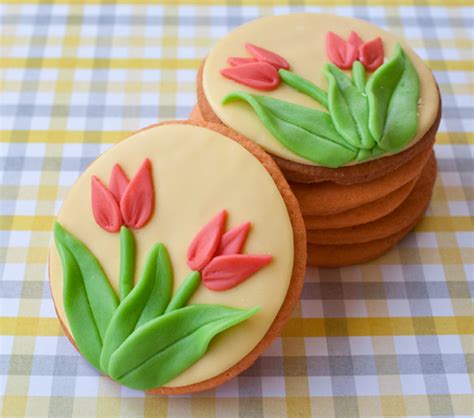 how-to-make-tulip-cookies-cake-journal image