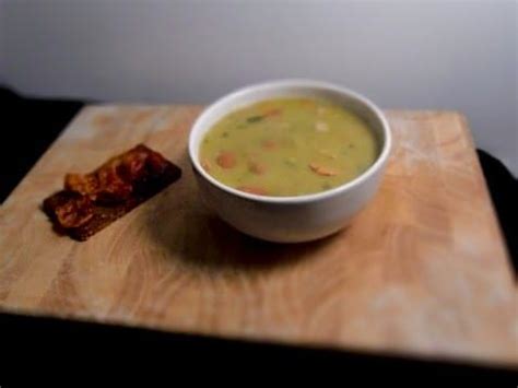 traditional-dutch-pea-soup-recipe-on-honest-cooking image