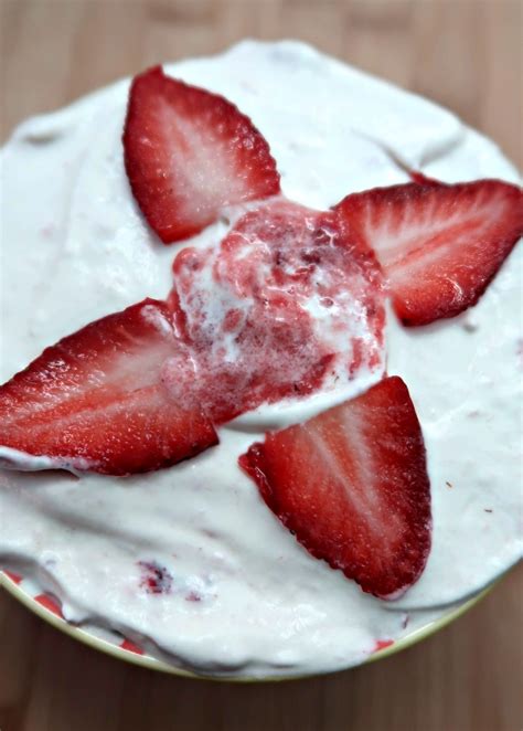 low-carb-strawberry-fool-recipe-easy-keto-desserts image