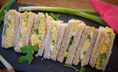 coronation-egg-mayo-sandwich-recipe-quick-easy image