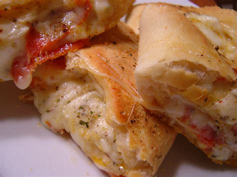 pepperoni-pizza-bread-smells-like-home image