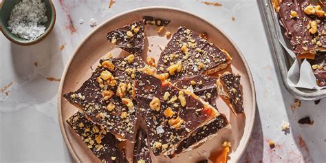 best-chocolate-caramel-matzo-recipe-how-to-make image