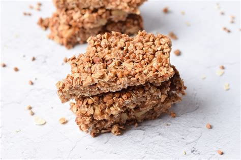low-fodmap-granola-bars-with-buckwheat-karlijns image