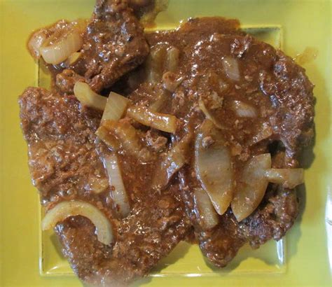 beef-liver-with-onions-and-gravy-yum-to-the-tum image