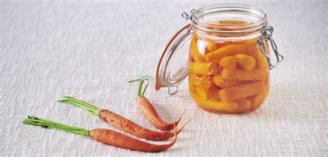 pickled-baby-carrots-recipe-le-parfait image