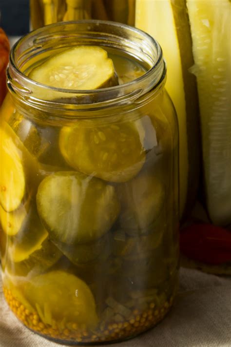 crispy-dill-pickle-recipe-the-7-secrets-to-keeping-them image