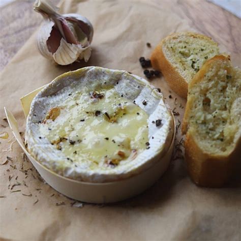 baked-camembert-with-honey-thyme-end-of-the image