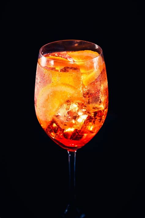 refreshing-aperol-spritz-recipe-italian-aperitivo-drink image