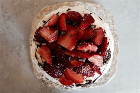 chocolate-cake-with-mascarpone-cream-and-strawberries image