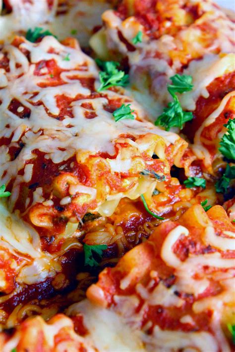 mini-lasagna-rolls-recipe-spinach-lasagna-roll-ups image